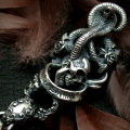 Royal Cobra with Skull Key ChainiCRu EBY XJ L[`F[j