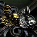 Mad Hand with Crack Skull Ring Standi}bhnh EBY NbNXJ OX^hj